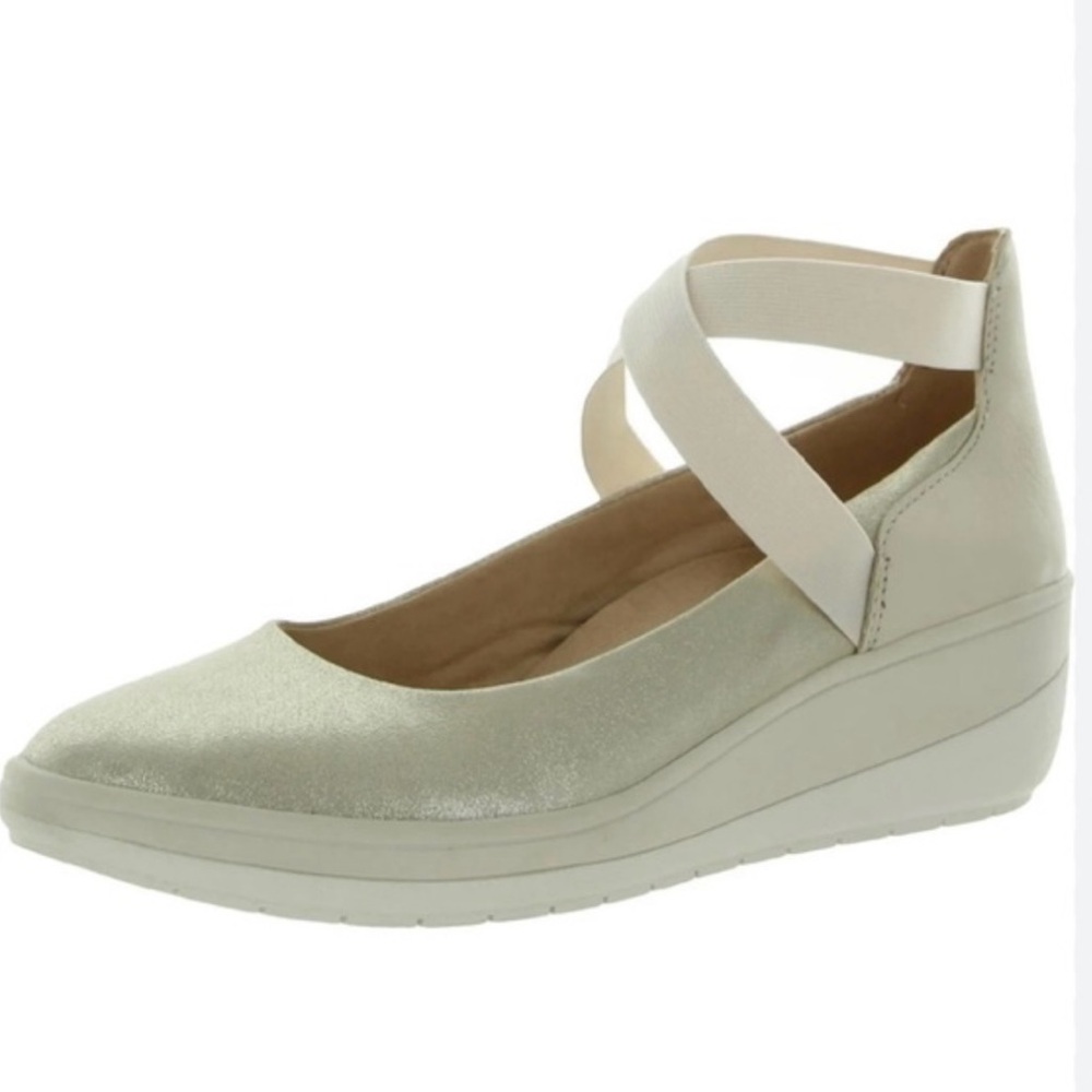 NWOT Vionic Ellery Gold Metallic Wedge Size 8